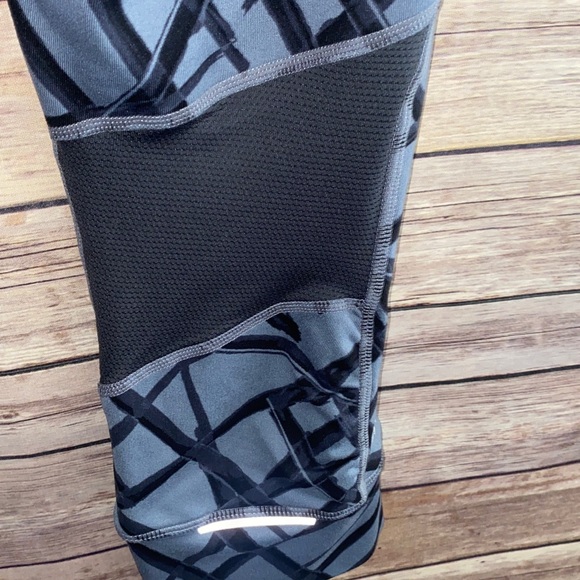 NWOT Athleta Cropped Leggings Size Small - Picture 6 of 8